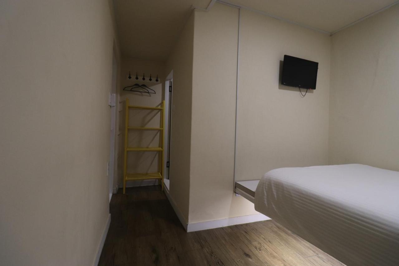 Just4U Guesthouse Seoul Ngoại thất bức ảnh