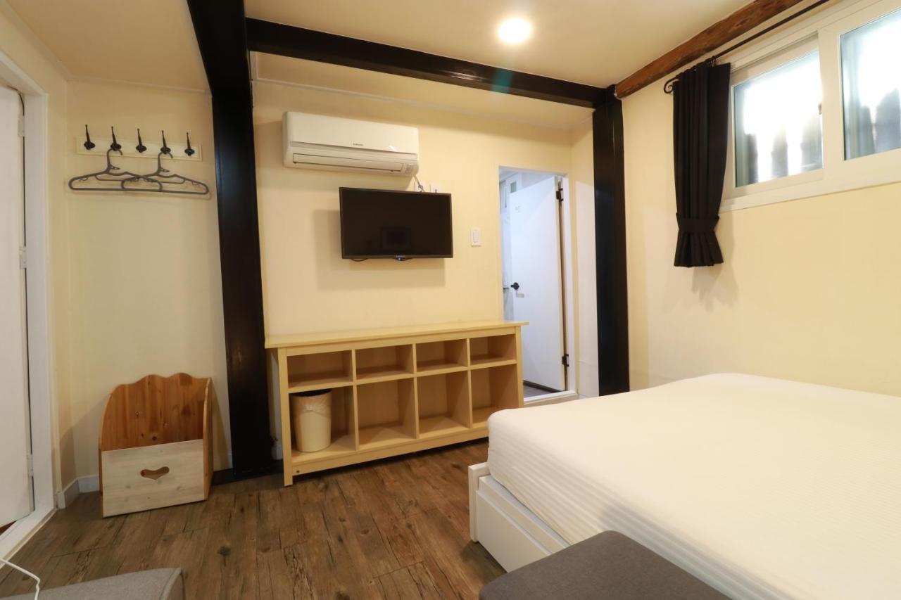 Just4U Guesthouse Seoul Ngoại thất bức ảnh