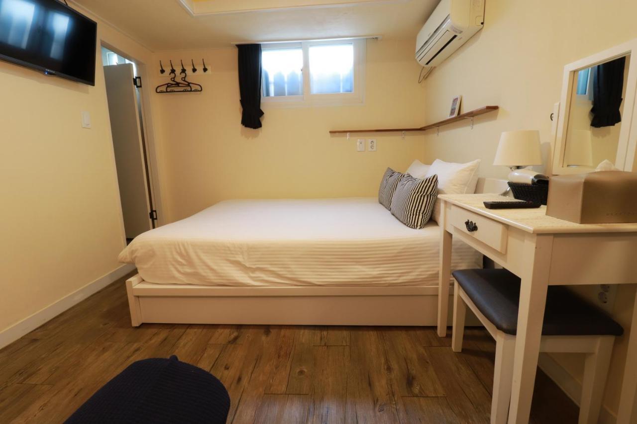 Just4U Guesthouse Seoul Ngoại thất bức ảnh