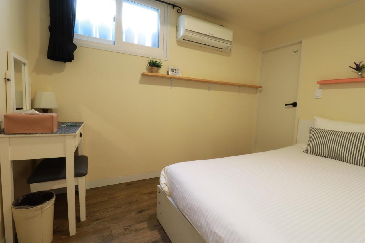 Just4U Guesthouse Seoul Ngoại thất bức ảnh